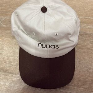 nuuds hat 🤎